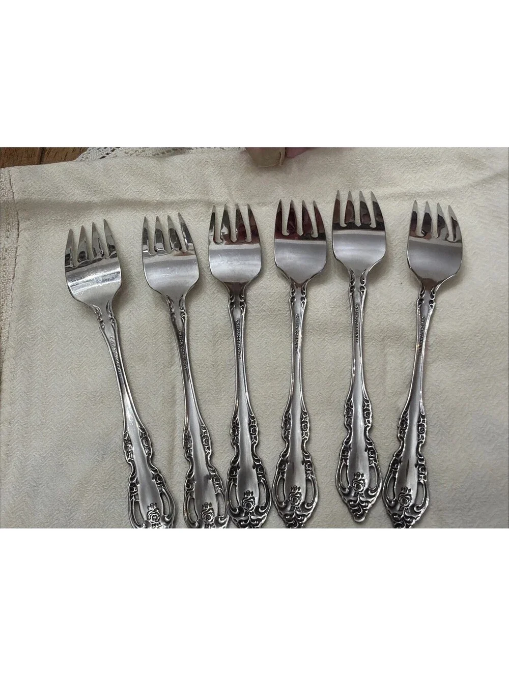 Oneida Community Michelangelo Silver plated  Salad Forks Set 6 Roses Cottage